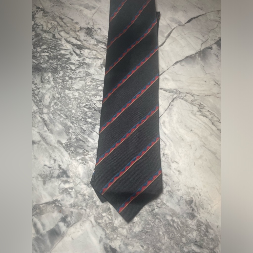 NWT Men’s Luxury Giorgio Armani Cravatte Black Strip Silk Tie